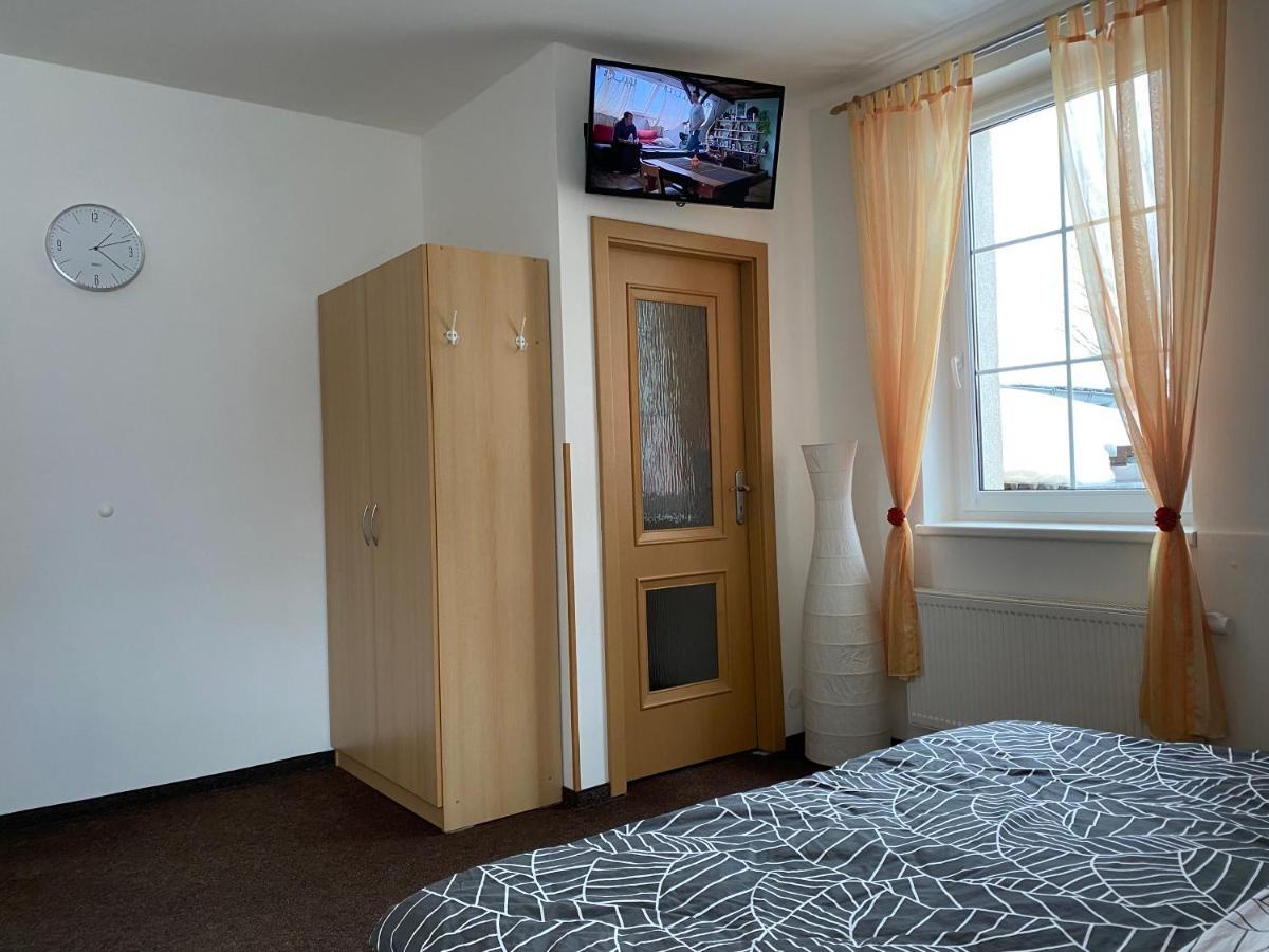 Penzion Pod Kostelem Bublava Extérieur photo